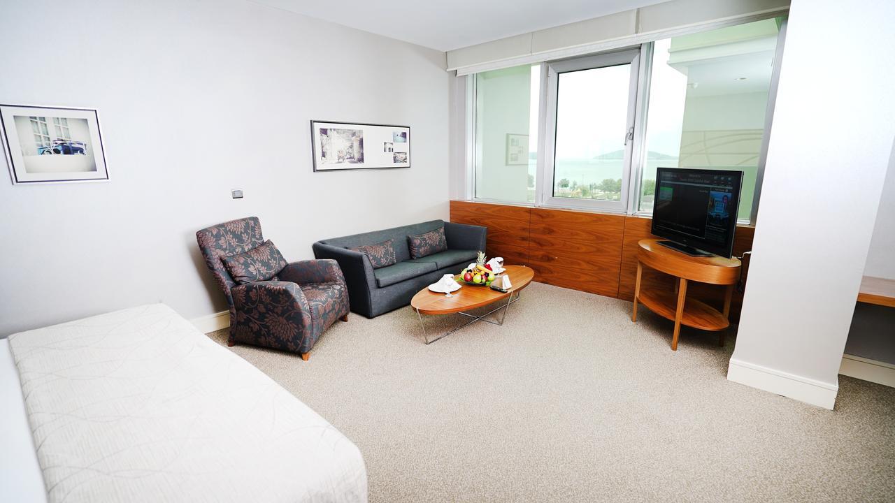 Cevahir Hotel Istanbul Asia Exterior foto A typical studio apartment