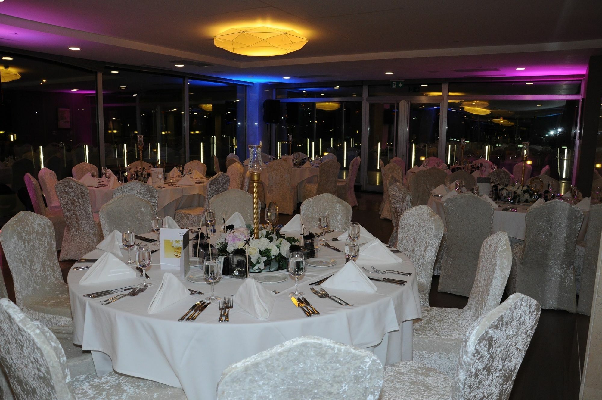 Cevahir Hotel Istanbul Asia Exterior foto The River Suite